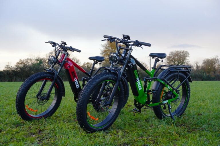 Gamme vélos électriques Agricyles CR26 rouge et vert